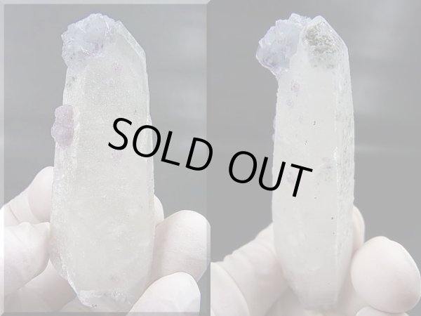 画像1: ヤオガンシャン産ライトブルー＆パープルフローライト付き水晶原石 59.2g