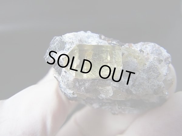 画像2: メキシコ産イエローアパタイト原石 27.8g