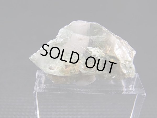 画像1: インド・マニハール産クリア水晶（成長干渉型/ゴールドルチル＆クローライト入り） 6.7g