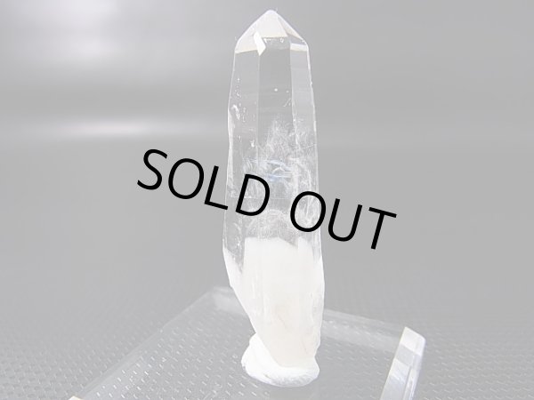 画像1: 山梨県乙女鉱山産ウォータークリア水晶ポイント（山入り/ブルーミスト） 7.4g