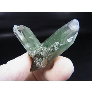 画像: インド・マニハール産クリア水晶（連晶/貫入り/クローライト入り） 12.3g