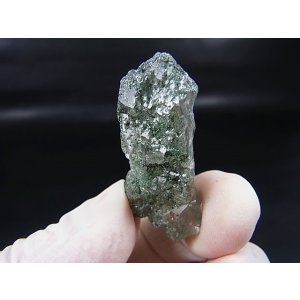画像: インド・マニハール産クリア水晶（インターフェレンス/クローライト入り） 10.2g