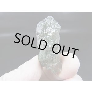 画像: インド・マニハール産クリア水晶（インターフェレンス/クローライト入り） 10.2g