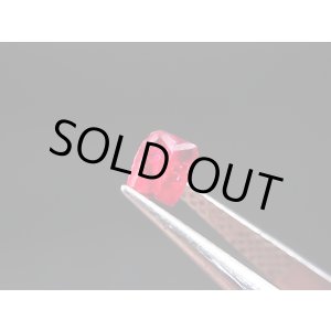 画像: ミャンマー・モゴック産宝石質レッドスピネル結晶（双晶） 0.7カラット