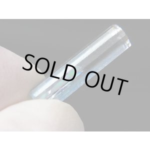 画像: ジェムグレード宝石需要品質:ベトナム産アクアマリン柱状結晶原石(レインボー入り) 5.1カラット