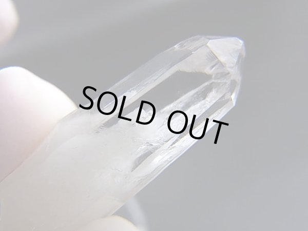 画像2: 山梨県乙女鉱山産ウォータークリア水晶ポイント 4.1g