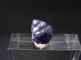 画像: ベトナムLuc Yen産コバルトスピネル結晶原石（蛍光/カラーチェンジ） 4.3カラット