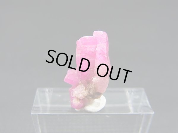 画像1: ベトナムLuc Yen産シルキーサファイア原石（犬牙型/連晶） 10.0カラット