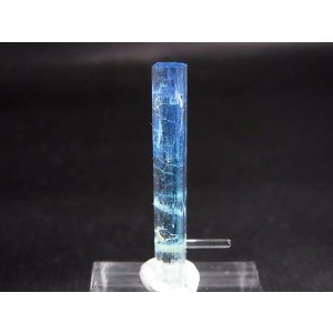 画像: ジェムグレード宝石需要品質:ベトナム産アクアマリン柱状結晶原石(貫入り) 10.3カラット