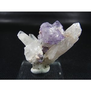 画像: ヤオガンシャン産パープルフローライト付き水晶原石 30.8g