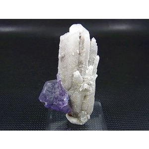 画像: ヤオガンシャン産パープルフローライト付き水晶原石 27.1g