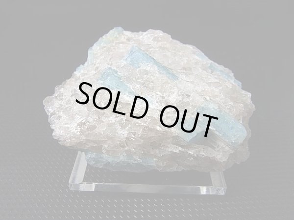 画像1: ノルウェー・ティエルズンド産アクアマリン付き水晶原石 60.2g