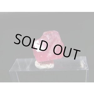 画像: ベトナムLuc Yen産ストロベリーピンクスピネル結晶（双晶） 12.2カラット