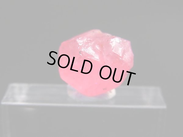 画像2: ベトナムLuc Yen産ストロベリーピンクスピネル結晶（双晶） 12.2カラット