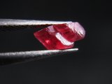 画像: ベトナムLuc Yen産ストロベリーピンクスピネル結晶（双晶） 1.5カラット