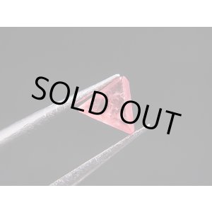 画像: ベトナムLuc Yen産ストロベリーピンクスピネル結晶（双晶） 0.8カラット