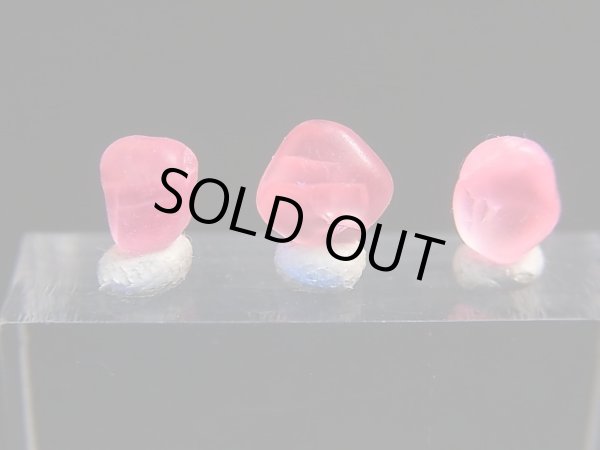 画像2: ベトナムLuc Yen産シルキーピンクサファイア原石（自然研磨） 3点セット トータル 3.2カラット