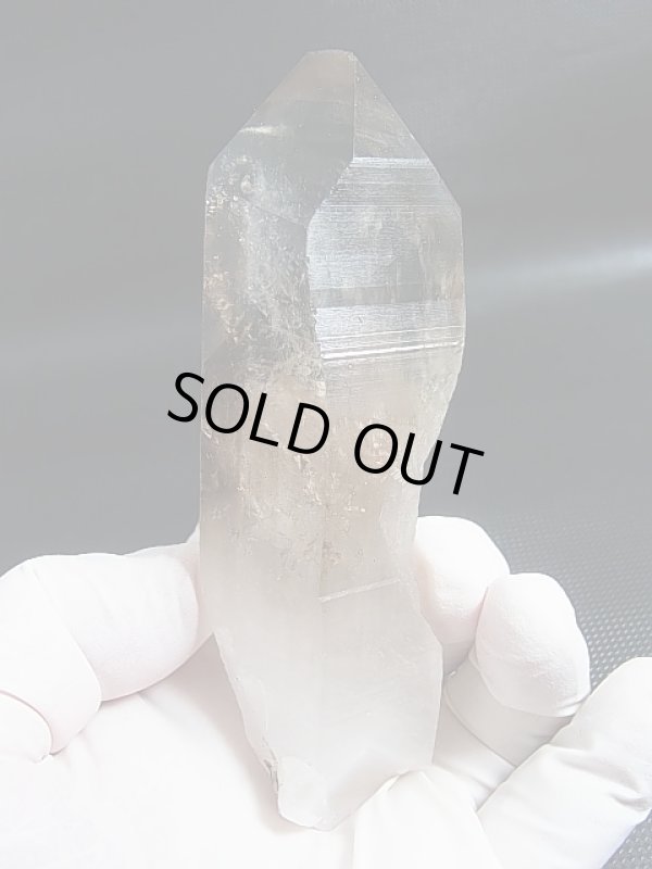 画像1: ベトナム・Bac Kan省産クリアスモーキー水晶ポイント（レコードキーパー付き） 178.7g