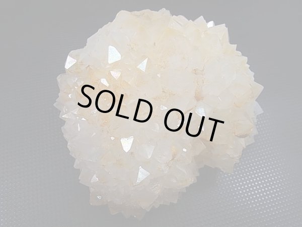 画像1: ベトナム・Bac Kan省産ゴールデンヒーラー水晶クラスター（オーラ被膜あり） 351.2g