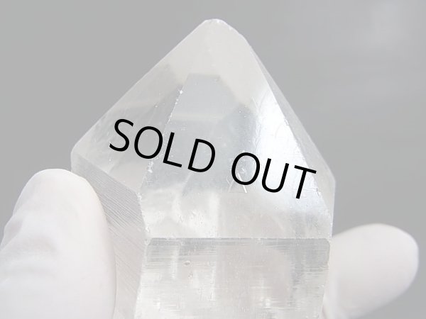 画像1: ベトナム・Bac Kan省産クリア水晶ポイント（レコードキーパー付き） 218.1g