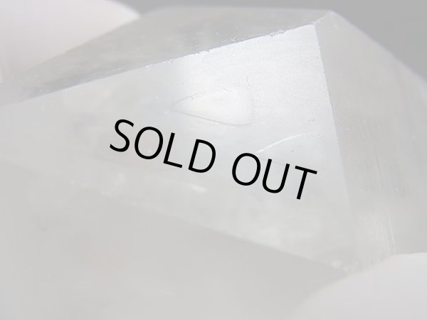 画像2: ベトナム・Bac Kan省産クリア水晶ポイント（レコードキーパー付き） 218.1g