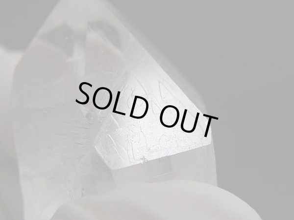 画像2: ベトナム・Bac Kan省産クリア水晶ポイント（レコードキーパー付き） 67.2g