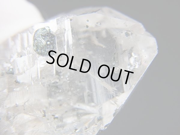 画像2: ガネーシュヒマール・ラパ産水晶原石（フックサイト＆バイオタイト/付着・内包） 6.3g