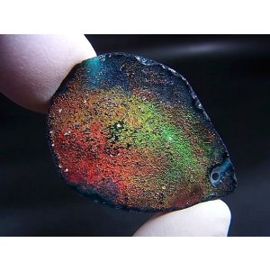 画像: アフガニスタン産スーパーイリデッセンス・ローマングラス(マルチイリデッセンス/穴あき) 5.6g