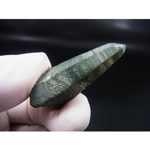 画像: ガネーシュヒマール・リー産クローライト入りポイント水晶(テッシンハビット型) 5.6g