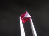 画像: ミャンマー・モゴック産宝石質レッドスピネル結晶（八面体） 0.6カラット