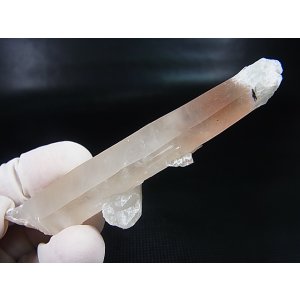 画像: 内モンゴル産アイアンローズ付きピンク水晶(貫入り/レーザー型) 36.0g