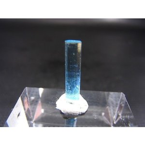 画像: ジェムグレード宝石需要品質:ベトナム産アクアマリン柱状結晶原石 1.9カラット