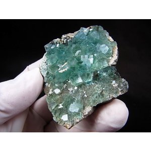 画像: シャンファーリン（香花嶺）産グリーンフローライト原石 58.4g