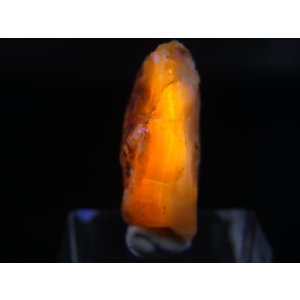 画像: Hokkaidoite北海道然別湖産蛍光オパール原石 4.0g