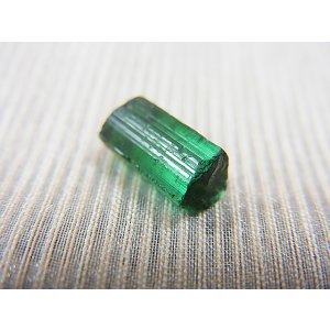 画像: ブラジル産グリーントルマリン柱状結晶 2.7カラット