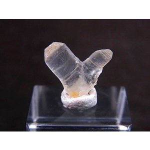画像: マダガスカル産ジャパニーズツイン（日本式双晶水晶/エレスチャル） 0.4g
