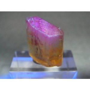 画像: 宝石需要品質:タンザニア産蛍光スキャポライト原石 29.2カラット