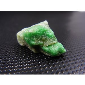 画像: イタリア・ピエモンテ産オンファス輝石原石 4.8g