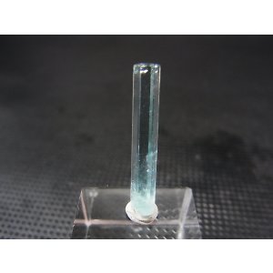 画像: ジェムグレード宝石需要品質:ベトナム産アクアマリン柱状結晶原石 2.5カラット