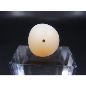 画像: 和田玉(ホータンぎょく)「羊脂白玉」オリジナルビーズ 約18×15×14mm