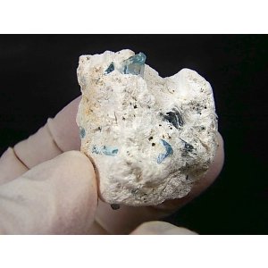 画像: ベトナム・タインホア産アクアマリン付きカオリナイト 17.8g