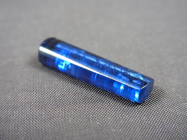 画像1: 宝石品質：ネパール産カイヤナイトポリッシュバー  3.8カラット