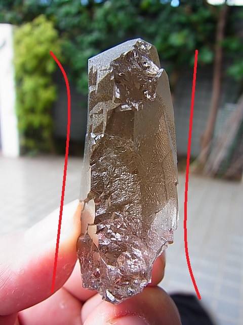 画像: モンブラン産グインデル水晶（2面ねじれ・スモーキー＆クローズドタイプ）74.5g