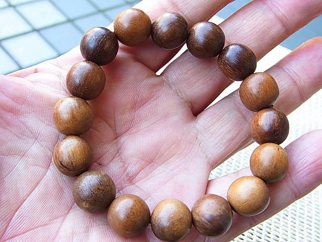 画像: 天然未処理・沈香（じんこう）粒売りビーズ13mm平均