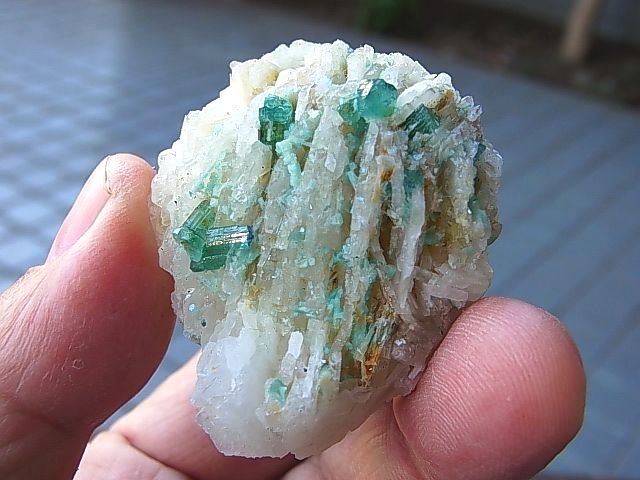 画像: ブラジル産ブルートルマリン付き水晶原石44.0g