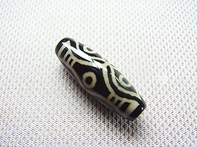 至純天珠ビーズ 「龍六眼」 直径約10×30mm - パーフェクトストーン