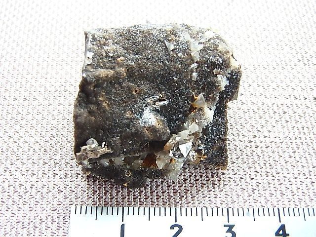画像: フランス・アルプス産カルサイト＆水晶付きドロマイト原石26.0g