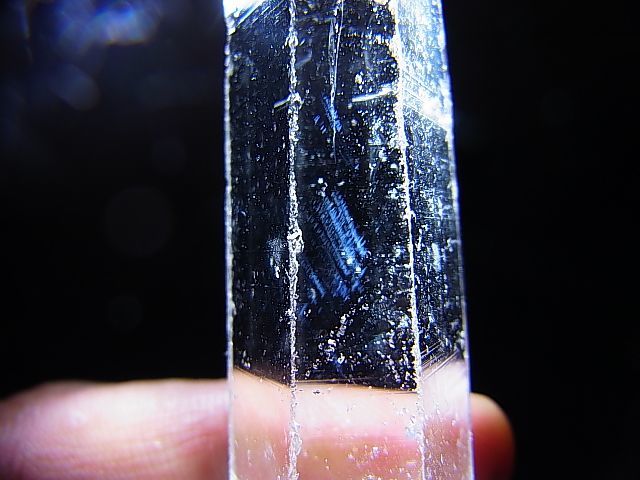 画像: 内モンゴル産ティンダルエフェクト（クレパスキュラーレイズ）水晶ポイント50.4g
