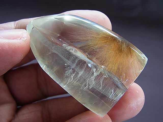 画像: マニカラン産ルチル水晶（クラックレインボー入り）研磨ポイント49.1g