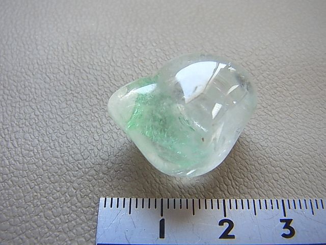 画像: マダガスカル産グリーン（フックサイト）水晶研磨タンブル8.6g